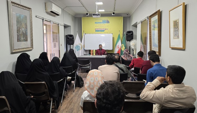 سومین جلسه کارگاه داستان و رمان طنز در پنجمین رویداد آموزشی طنز قلمه برگزار شد