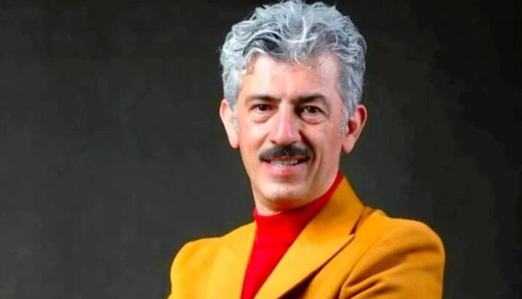 سیروس همتی معلمی که از ریاضی به هنر می‌رسد